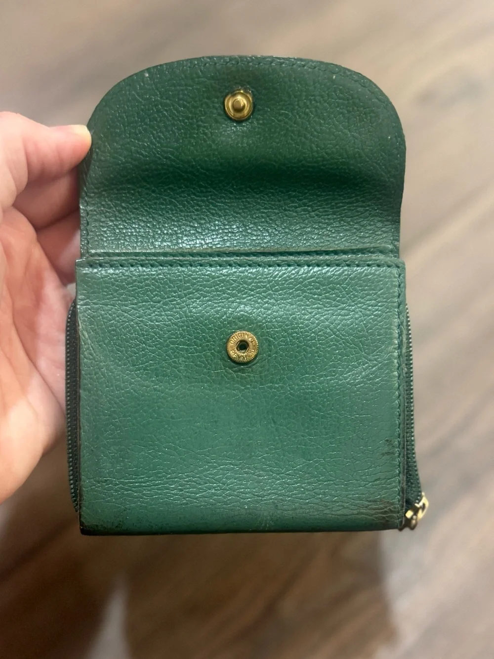 Vintage IL BISONTE Green Leather Wallet Made In Italy Zip Coin Bifold Snap